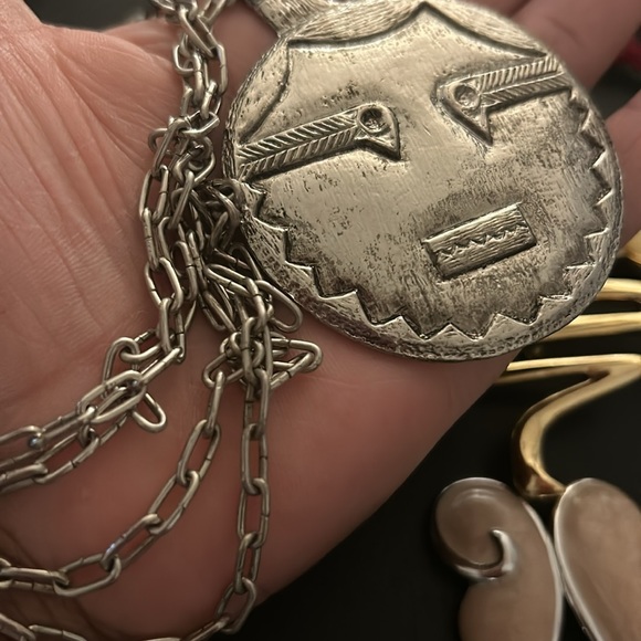 Rare Vintage necklace with a beautiful medallion - Picture 2 of 3